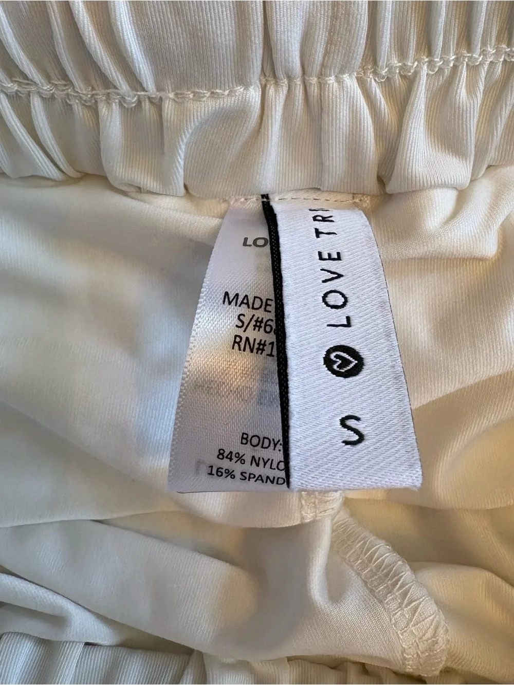 Love Tree Women's Juniors High Rise Flowy Shorts in white Small